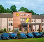 La Quinta Inn & Suites by Wyndham Fayetteville I-95 hotel detail image 4