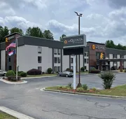 La Quinta Inn & Suites by Wyndham Fayetteville I-95 hotel detail image 5