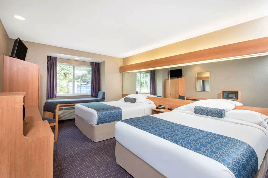 Microtel Inn & Suites by Wyndham Hazelton/Bruceton Mills hotel detail image 2