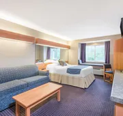 Microtel Inn & Suites by Wyndham Hazelton/Bruceton Mills hotel detail image 7