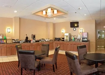 Clarion Hotel Palmer Inn hotel thumbnail 5