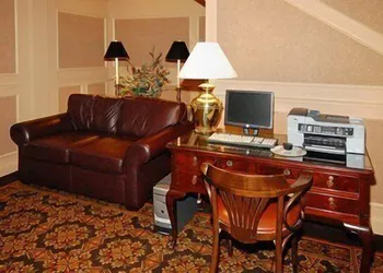 Clarion Hotel Palmer Inn hotel thumbnail 8