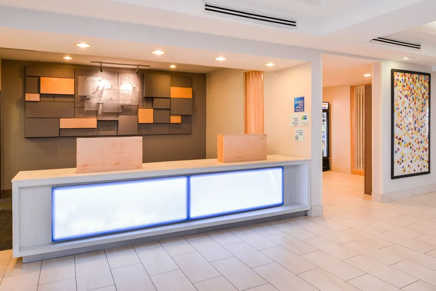 Holiday Inn Express & Suites Parkersburg-Mineral Wells by IHG hotel detail image 2