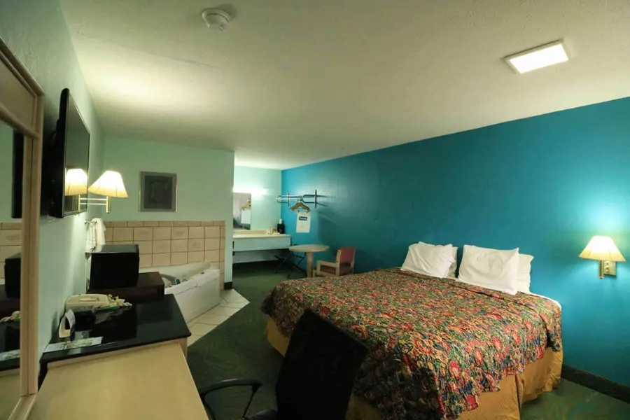Travelodge by Wyndham Parkersburg hotel detail image 6