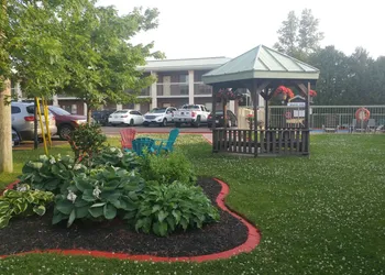 Riviera Inn and Suites 1000 Islands hotel thumbnail 3