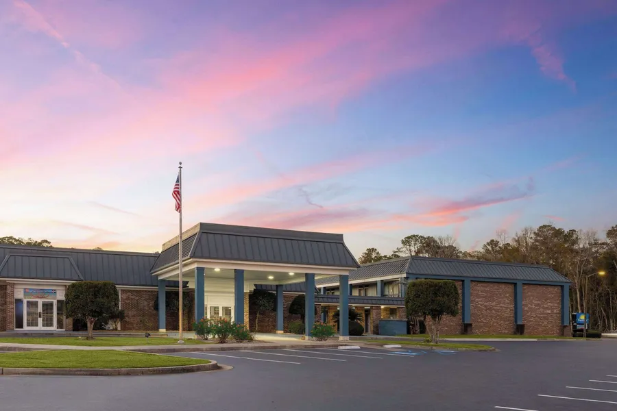 Days Inn by Wyndham Hinesville Near Fort Stewart hotel detail image 6