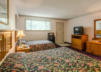 Highland Hills Motel and Cabins – A Master Hosts Resort hotel thumbnail 6