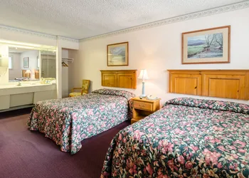 Highland Hills Motel and Cabins – A Master Hosts Resort hotel thumbnail 7