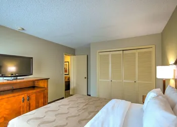 Quality Inn Big Sky hotel thumbnail 7