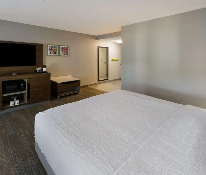 Hampton Inn & Suites Fredericksburg-at Celebrate Virginia hotel detail image 6