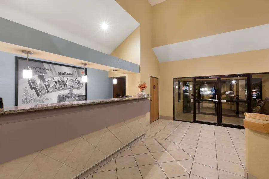 Super 8 by Wyndham Midland hotel detail image 2