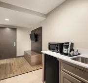 Holiday Inn Express Hotel & Suites Fredericksburg by IHG hotel detail image 7