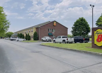 Super 8 Maumee/Toledo OH hotel thumbnail 2