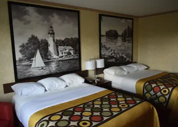 Super 8 Maumee/Toledo OH hotel thumbnail 8
