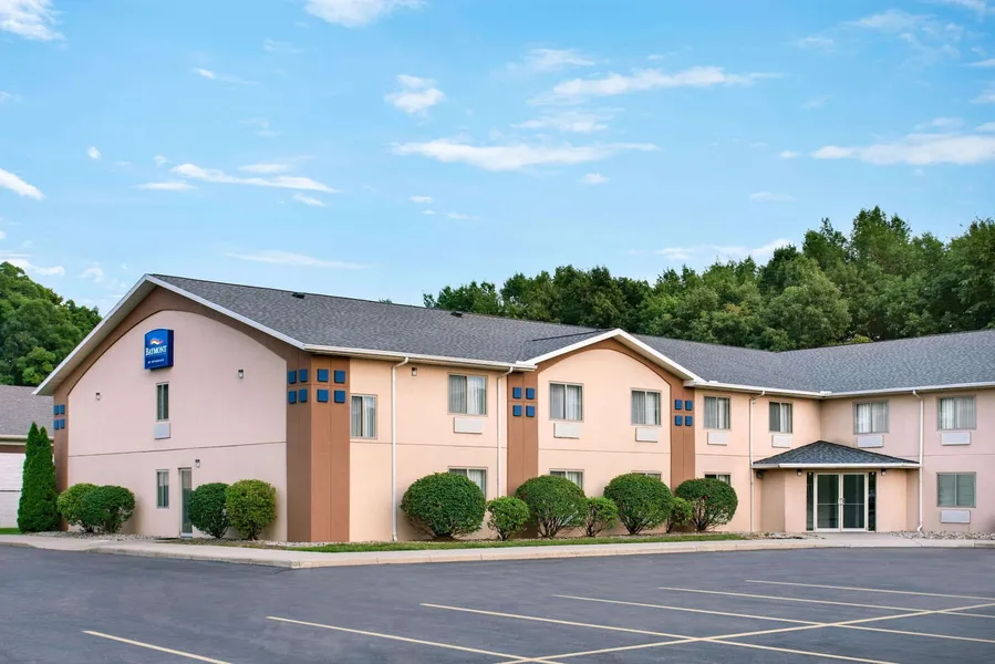 Baymont Inn & Suites by Wyndham Swanton/Toledo Airport hotel detail image 2
