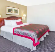 Ramada by Wyndham Columbia hotel detail image 5