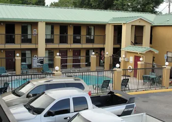 Executive Inn Opp hotel thumbnail 5