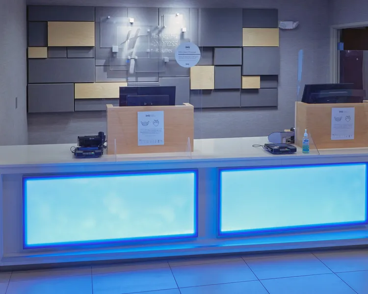 Holiday Inn Express & Suites Akron Regional Airport Area by IHG hotel detail image 2
