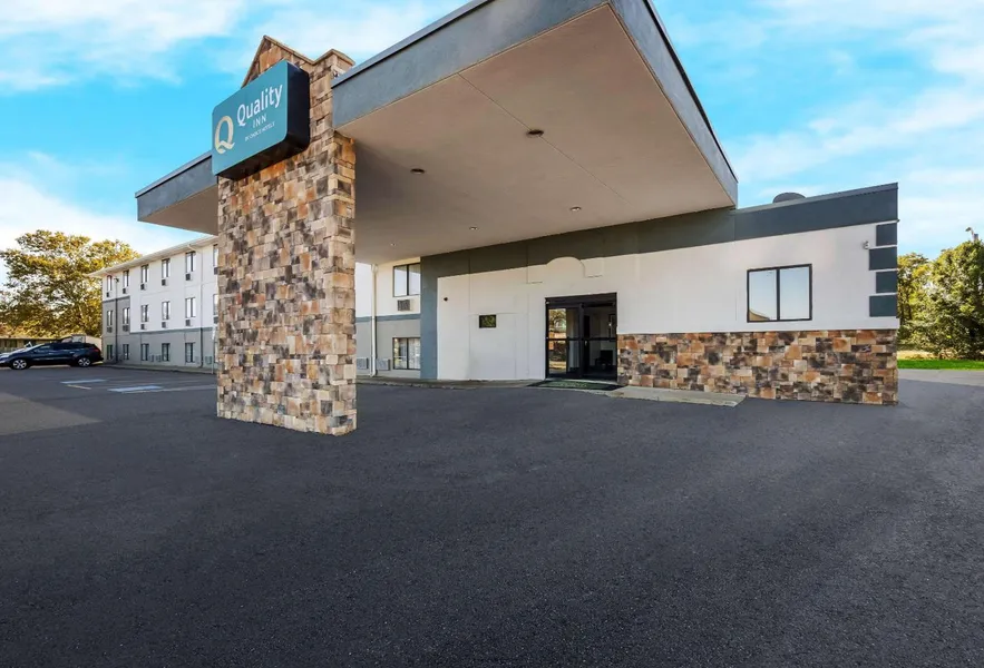 Quality Inn Hall of Fame hotel detail image 6