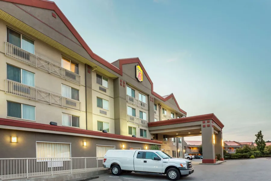 Super 8 by Wyndham Abbotsford BC hotel detail image 2