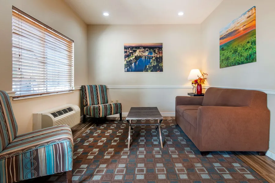 Best Western Governors Inn & Suites hotel detail image 2
