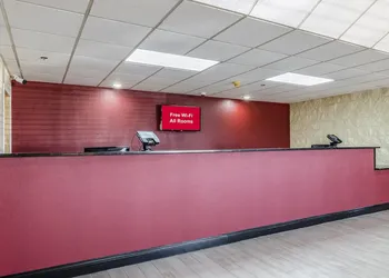 Red Roof Inn & Conference Center Wichita Airport hotel thumbnail 2