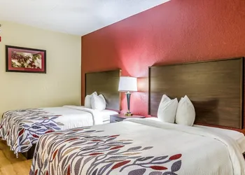 Red Roof Inn & Conference Center Wichita Airport hotel thumbnail 5