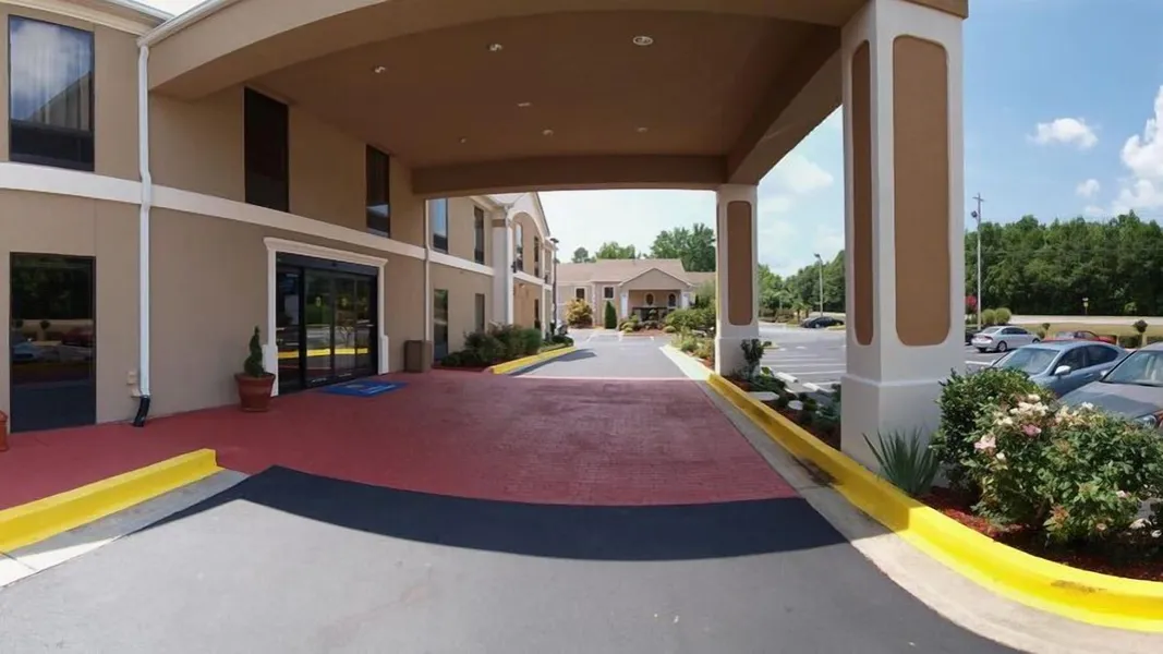 Comfort Inn & Suites Griffin North hotel detail image 2
