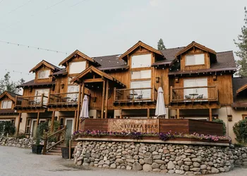 Chalet View Lodge hotel thumbnail 2