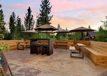 Chalet View Lodge hotel thumbnail 4