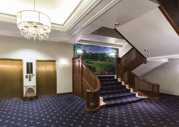 Hotel Winneshiek hotel thumbnail 4