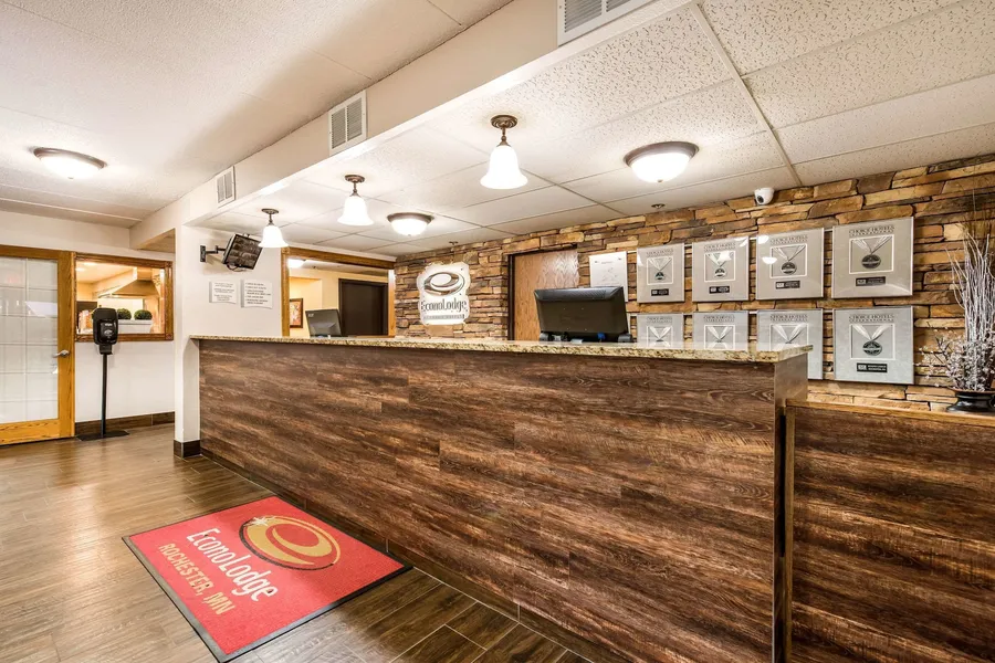 Econo Lodge Mayo Clinic Area hotel detail image 6