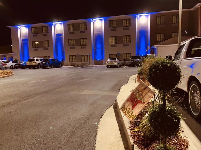 Days Inn by Wyndham McDonough hotel detail image 6