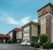 La Quinta Inn & Suites by Wyndham Bowling Green hotel detail image 5