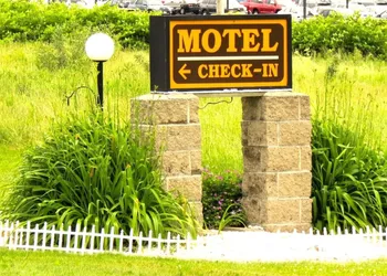 Budget Host Airport Inn hotel thumbnail 6