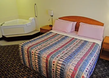 Budget Host Inn hotel thumbnail 7