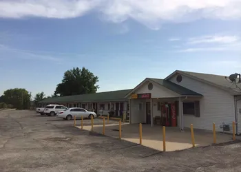 Super 7 Motel Sedalia hotel thumbnail 6