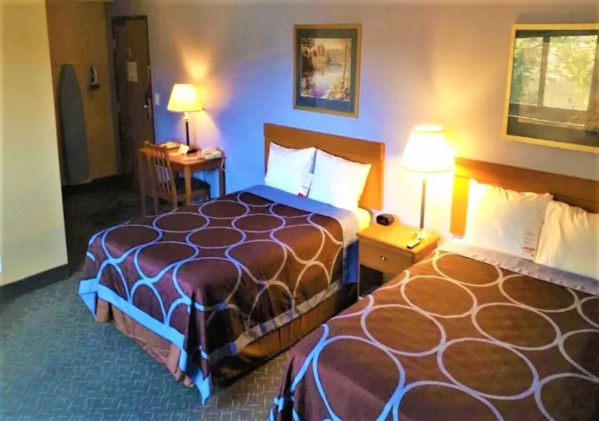 Super 8 by Wyndham Mahwah hotel detail image 2