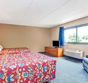 Super 8 by Wyndham Mahwah hotel detail image 4