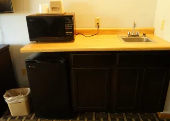Budget Host Inn Fridley hotel thumbnail 7
