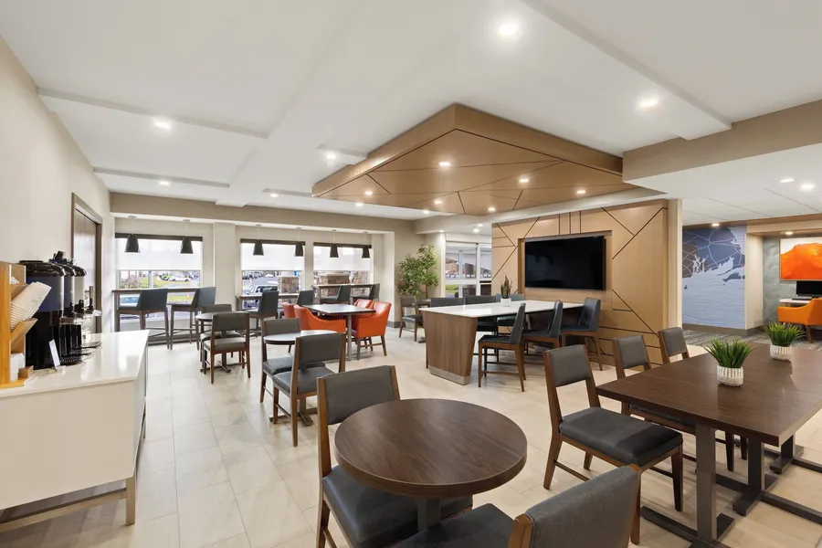 Holiday Inn Express Hotel & Suites Danbury - I-84 by IHG hotel detail image 2