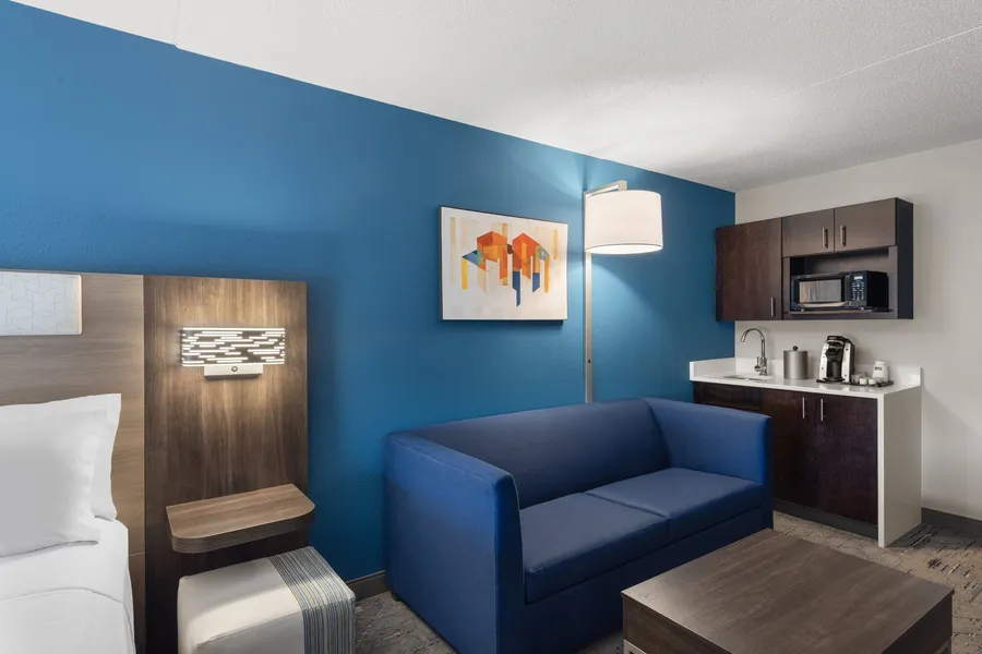 Holiday Inn Express Hotel & Suites Danbury - I-84 by IHG hotel detail image 6
