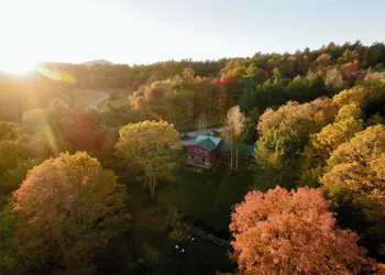 Timberholm Inn hotel thumbnail 4