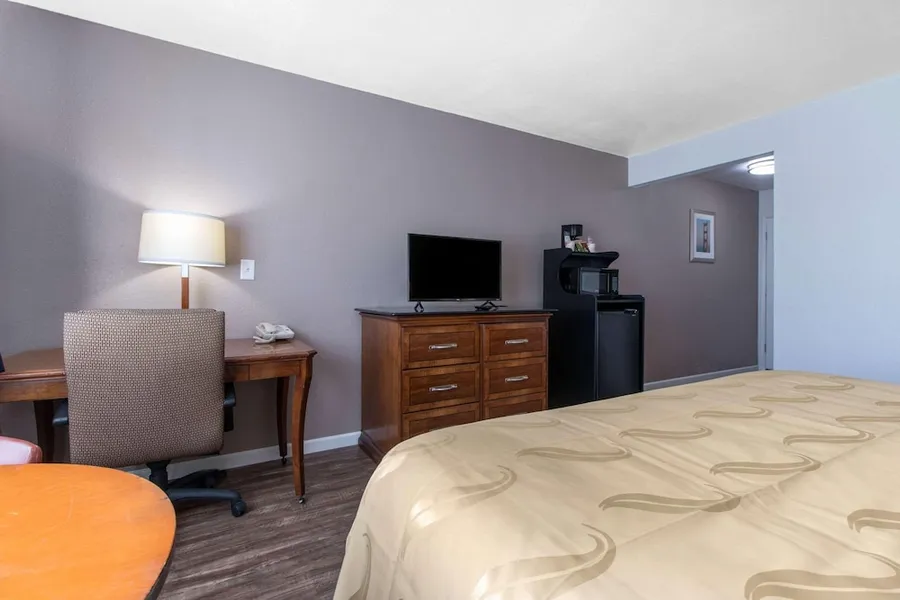 Ramada Bayside Inn & Suites Eureka hotel detail image 6