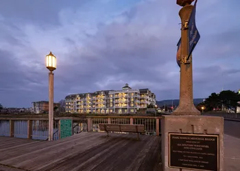 Rivertide Suites Hotel hotel thumbnail 2
