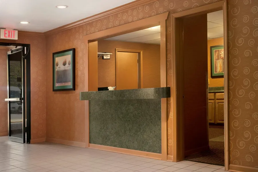 Super 8 by Wyndham Peoria East hotel detail image 2