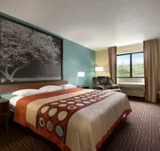 Super 8 by Wyndham Peoria East hotel detail image 5