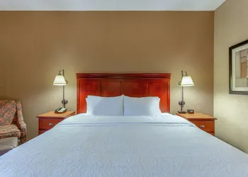 Hampton Inn Peoria-East at the Riverboat Casino hotel thumbnail 3