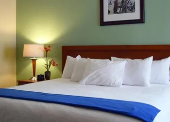 Umass Lowell Inn And Conference Center hotel thumbnail 5