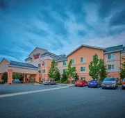 Fairfield Inn & Suites by Marriott Burlington hotel detail image 3